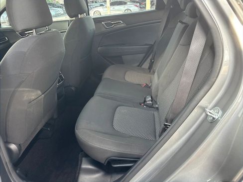 Used 2024 Kia Sportage LX AWD/4WD image 13