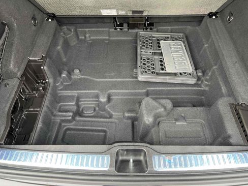 Used 2022 Mercedes-Benz GLC 300 4MATIC w/ AMG Line image 51