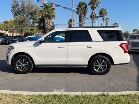 Used 2018 Ford Expedition XLT w/ Equipment Group 202A AWD/4WD image 5