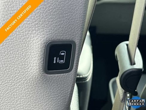 Certified 2024 Chrysler Pacifica Limited image 21