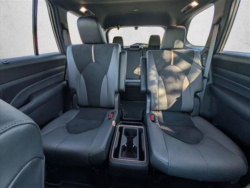 Used 2025 Toyota Grand Highlander AWD Hybrid image 24