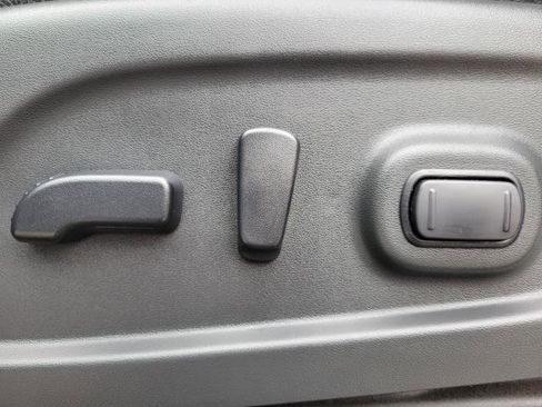 Used 2021 Nissan Titan PRO-4X image 18