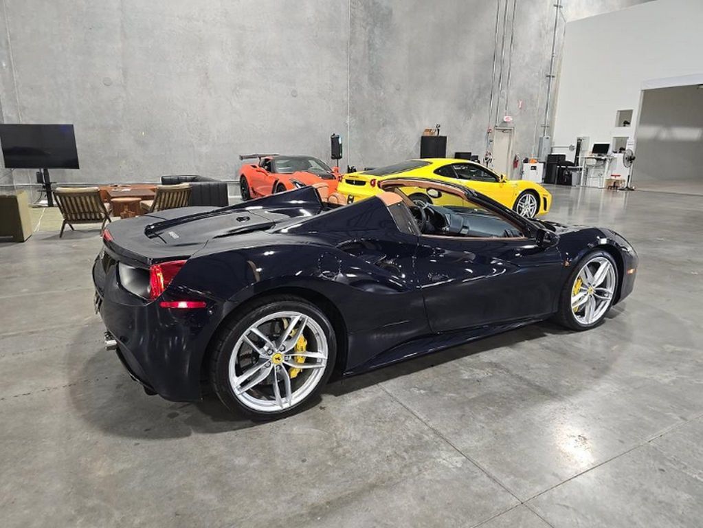 Used 2018 Ferrari 488 Spider RWD image 4