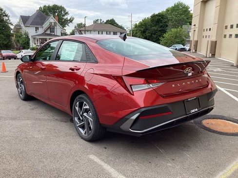 New 2025 Hyundai Elantra Sport FWD image 5