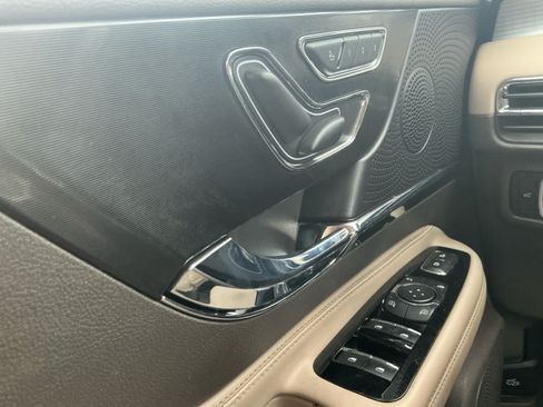 Used 2024 Lincoln Corsair AWD w/ Equipment Group 101A image 17