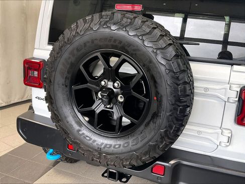 Used 2024 Jeep Wrangler Willys image 27