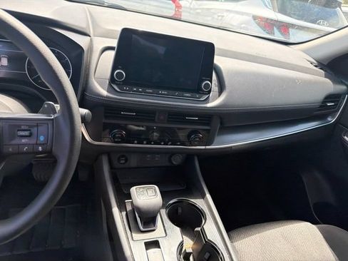 Used 2024 Nissan Rogue SV AWD/4WD image 6