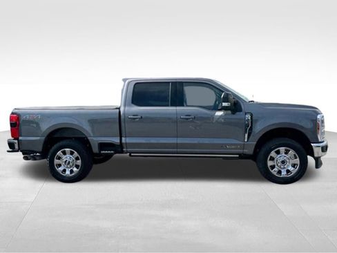 Used 2025 Ford F250 Lariat AWD/4WD image 9