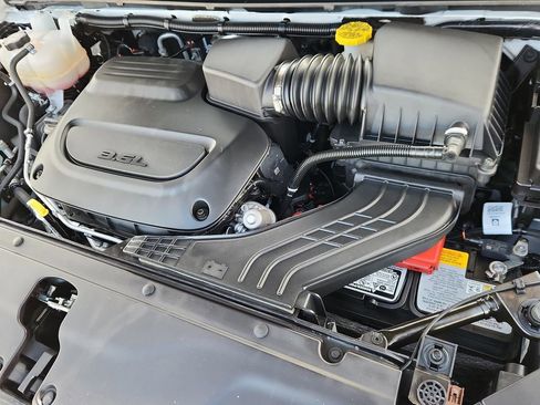 Certified 2024 Chrysler Pacifica Touring-L image 14