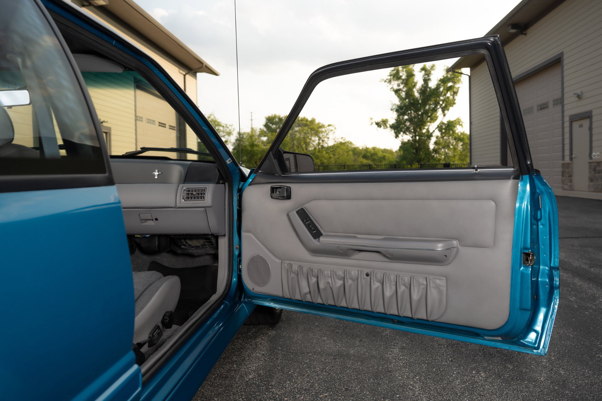 Used 1993 Ford Mustang Cobra RWD image 28