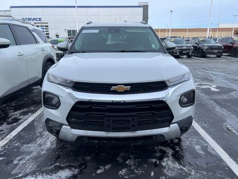 Used 2023 Chevrolet TrailBlazer LT w/ Convenience Package image 2