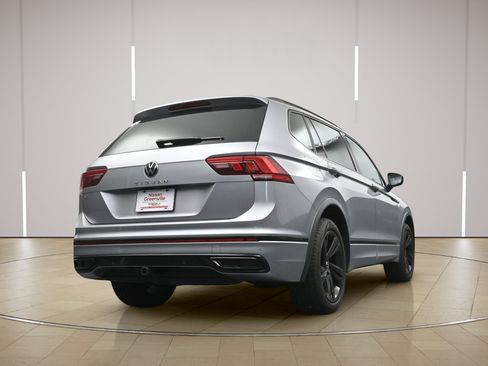 Used 2024 Volkswagen Tiguan SE R-Line FWD image 27