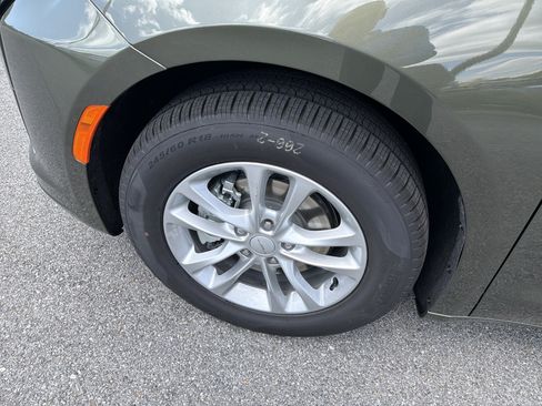 New 2027 Chrysler Pacifica Select FWD image 12