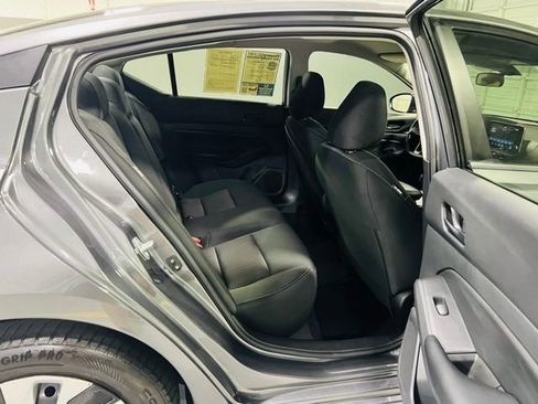 Used 2025 Nissan Altima 2.5 S FWD image 27