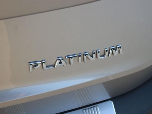 Used 2022 Nissan Rogue Platinum w/ Head-Up Display Package FWD image 10