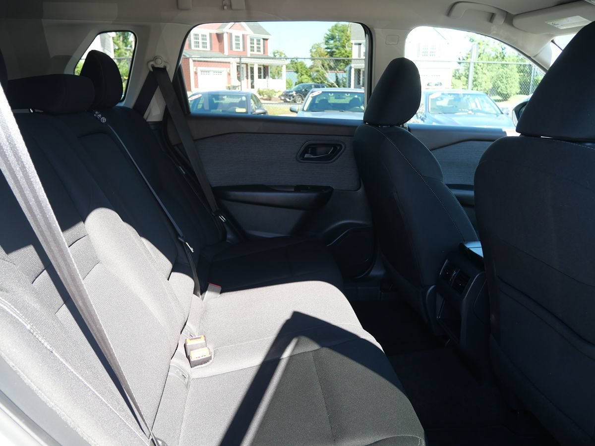 Used 2023 Nissan Rogue S AWD/4WD image 26