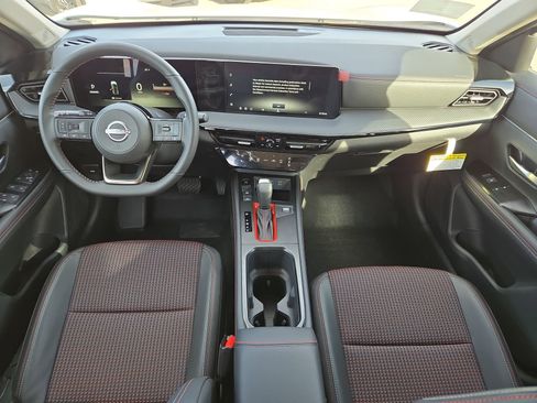 New 2026 Nissan Kicks SR image 12