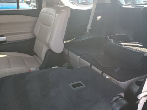 Used 2020 Ford Explorer XLT w/ Equipment Group 202A image 28