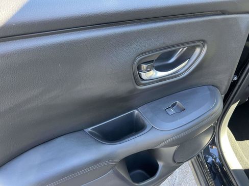 Used 2023 Honda HR-V LX image 12