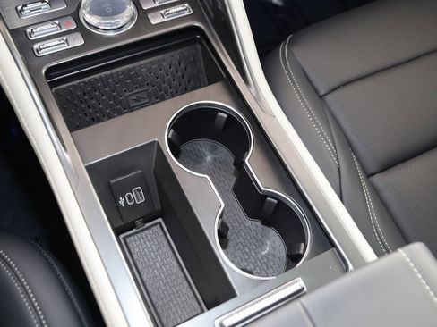 Used 2025 Lincoln Nautilus Premier image 28