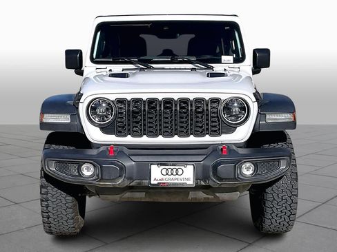 Used 2024 Jeep Wrangler Unlimited Rubicon image 3