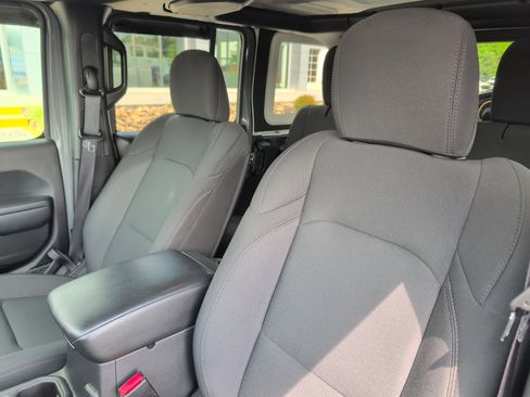 Used 2023 Jeep Wrangler Unlimited Sport AWD/4WD image 14
