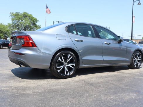 Used 2019 Volvo S60 T5 Momentum w/ Multimedia Package FWD image 5
