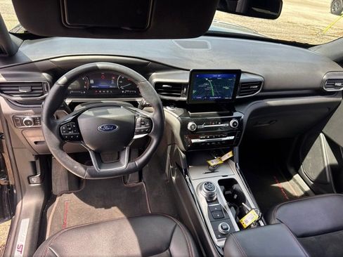 Used 2023 Ford Explorer ST-Line w/ Class IV Trailer Tow Package AWD/4WD image 9