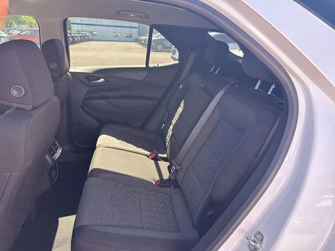 Used 2022 Chevrolet Equinox LT image 18