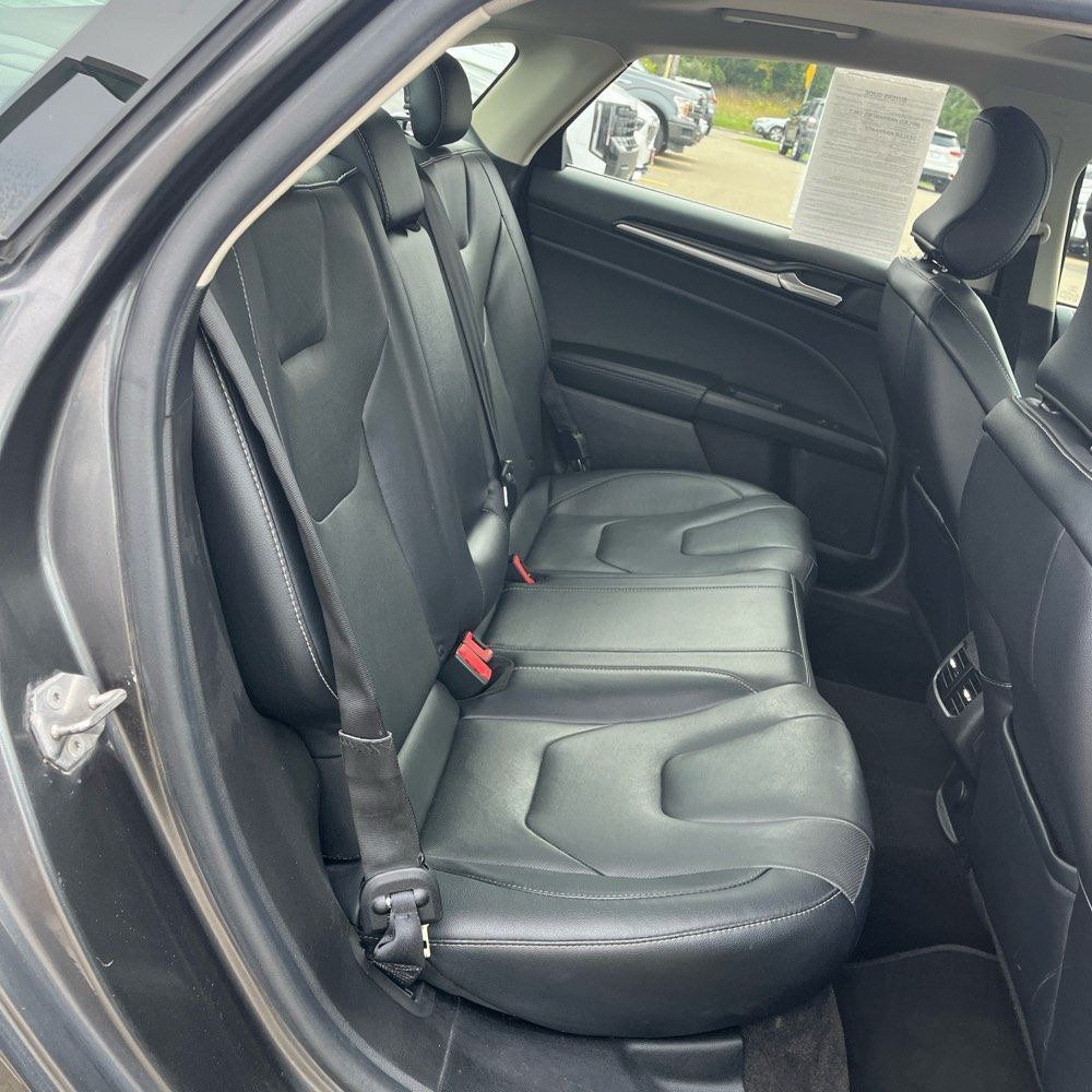 Used 2019 Ford Fusion Titanium FWD image 13