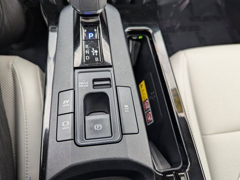 Used 2024 Toyota Prius Limited image 22