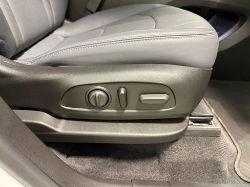 Certified 2024 Buick Enclave Essence image 30