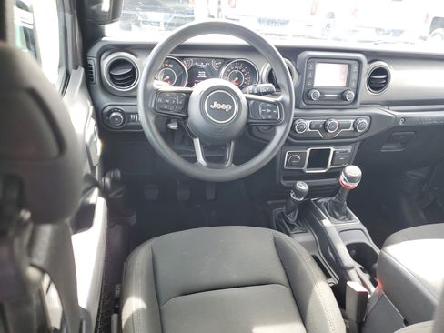 Used 2019 Jeep Wrangler Unlimited Sport image 13