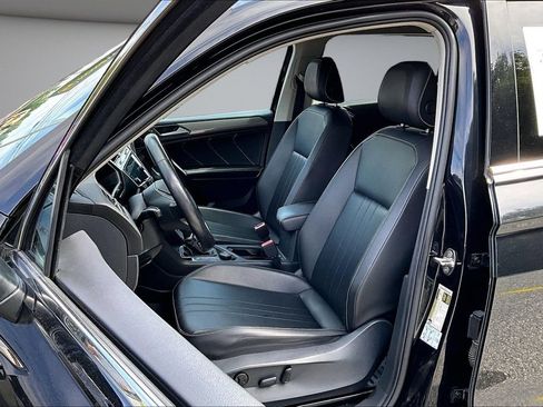 Used 2022 Volkswagen Tiguan SE AWD/4WD image 21