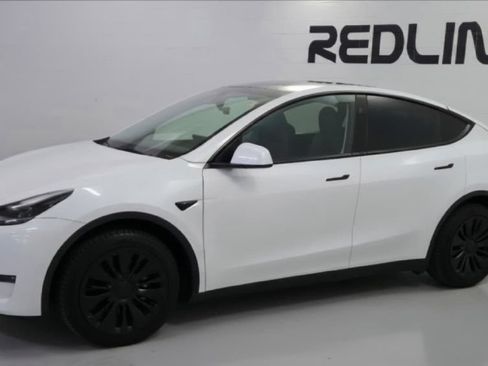 Used 2023 Tesla Model Y AWD image 2