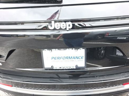 Used 2024 Jeep Grand Cherokee Summit AWD/4WD image 33