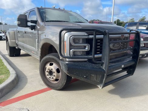 Used 2023 Ford F350 Lariat w/ Lariat Ultimate Package AWD/4WD image 3