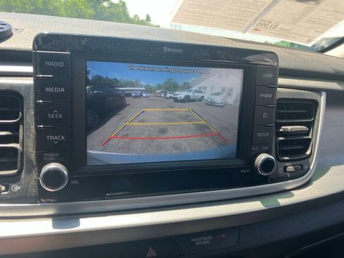 Used 2019 Kia Rio S FWD image 5