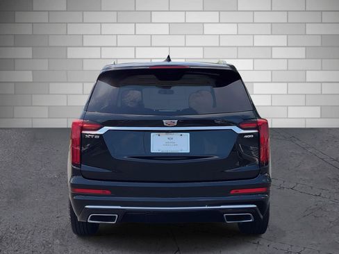 Used 2021 Cadillac XT6 Premium Luxury FWD image 4