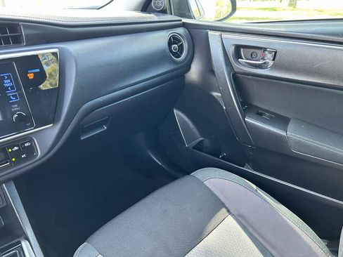 Used 2018 Toyota Corolla LE image 15