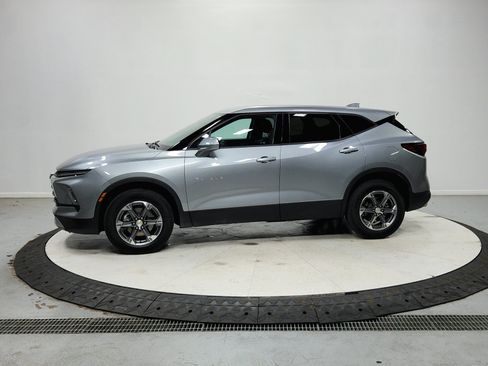 Used 2025 Chevrolet Blazer LT FWD image 5