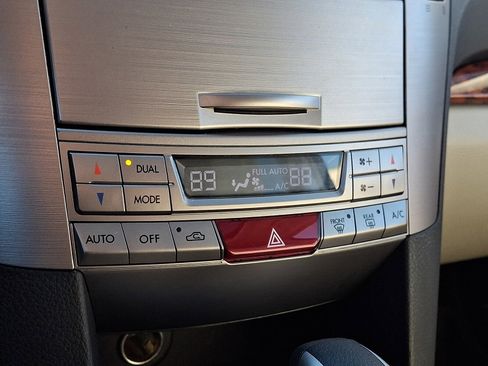 Used 2012 Subaru Outback 3.6R Limited w/ Moonroof Pkg image 15