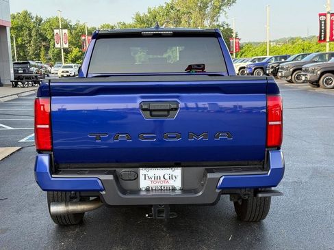 Used 2025 Toyota Tacoma SR5 image 5