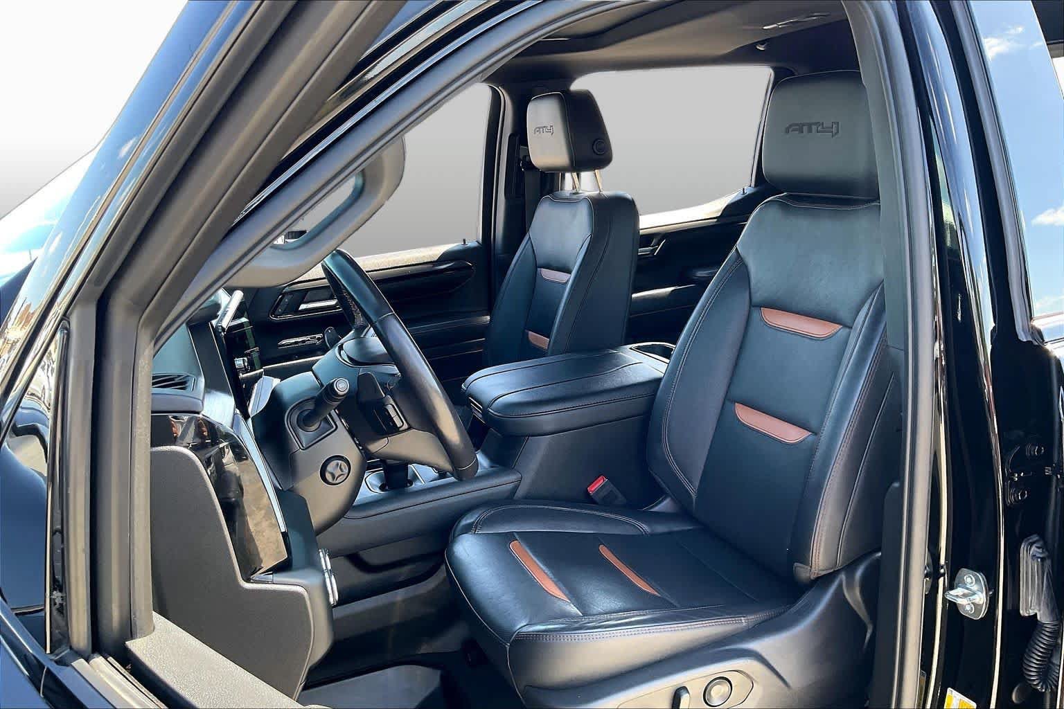 Used 2023 GMC Sierra 1500 AT4 w/ AT4 Premium Package AWD/4WD image 8