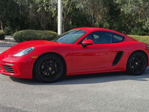 Used 2025 Porsche 718 Cayman image 4