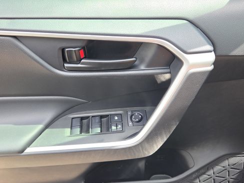 Certified 2025 Toyota RAV4 LE FWD image 16