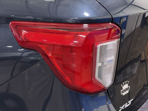 Used 2022 Ford Explorer XLT AWD/4WD image 17
