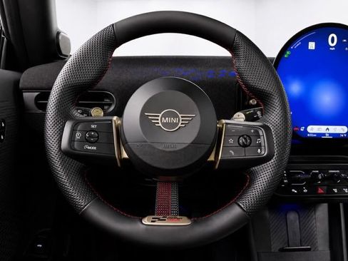 Used 2025 MINI Cooper S FWD image 31