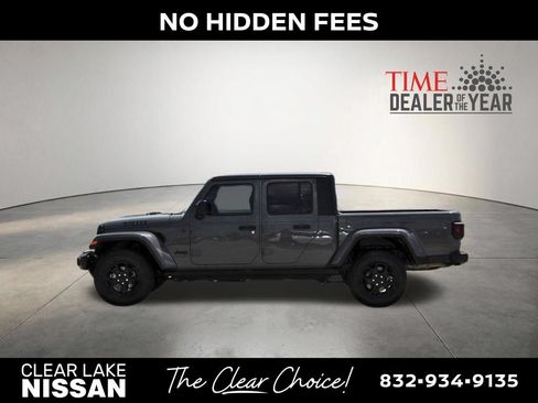 Used 2023 Jeep Gladiator Sport AWD/4WD image 4