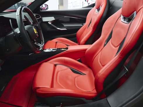 Used 2023 Ferrari 296 GTS RWD image 9